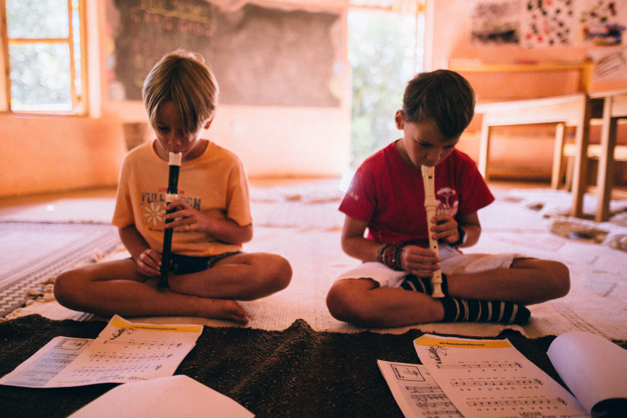 waldorf students playing the flute