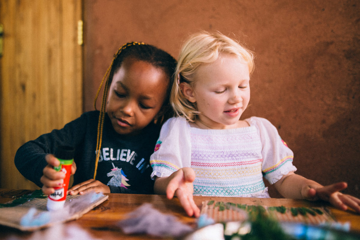 waldorf kindergarten students crafting class